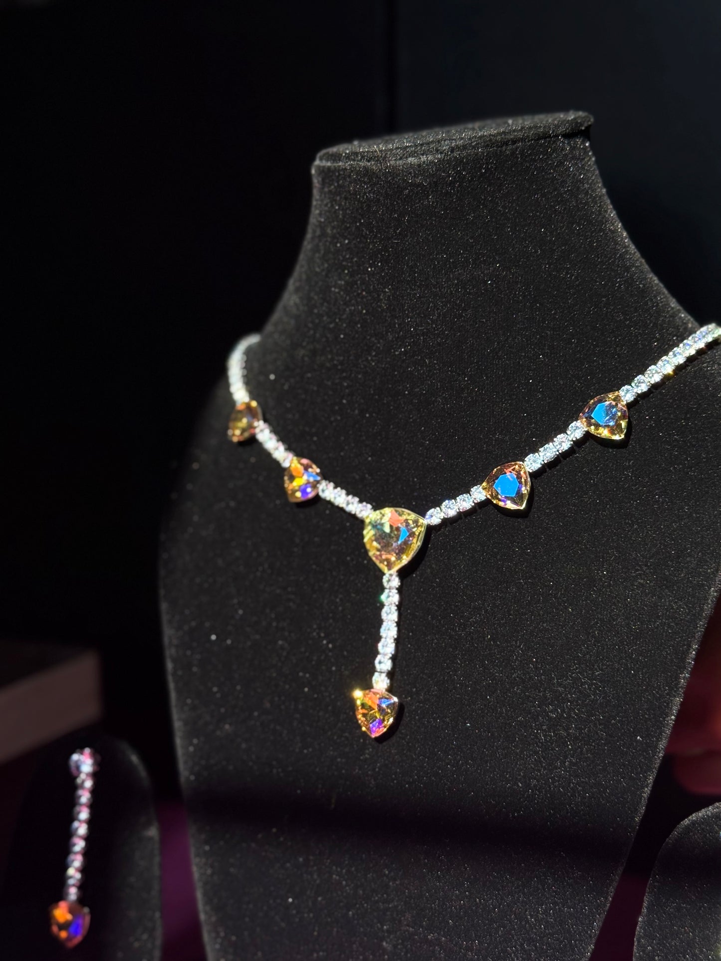 Aurora Radiance Necklace Set