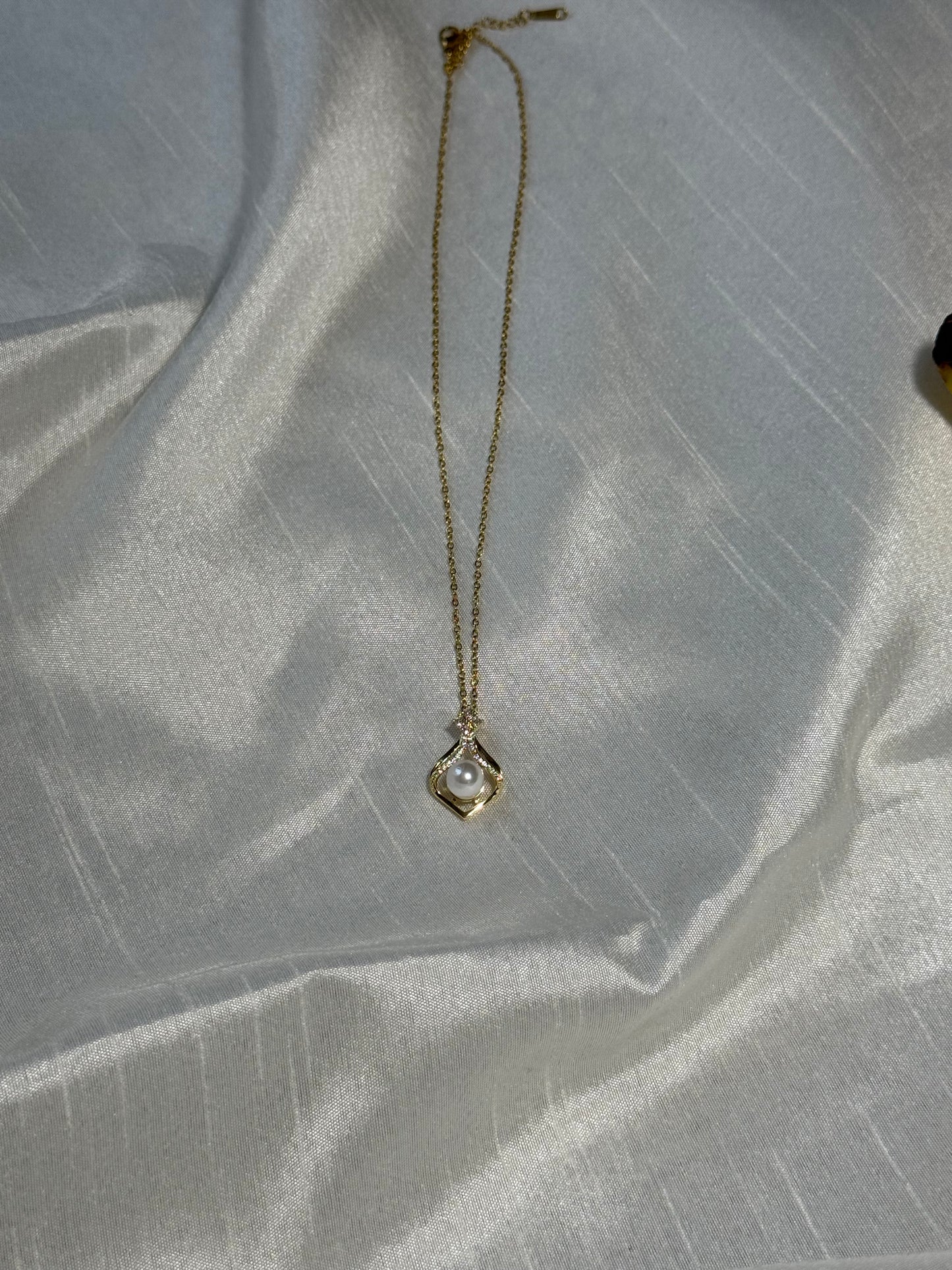 Pearl Water Drop Necklace