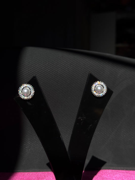 Circle Pearl Studs