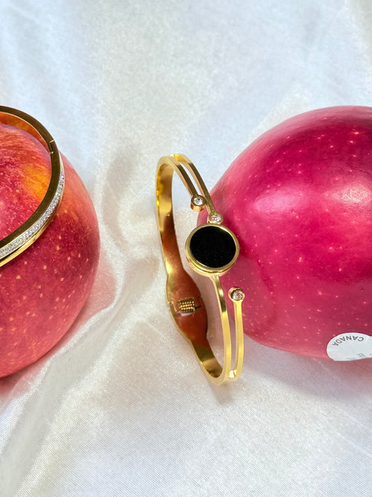 Noir Charm Onyx Bangle