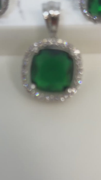 Enchanting Emerald Elegance Pendant Set